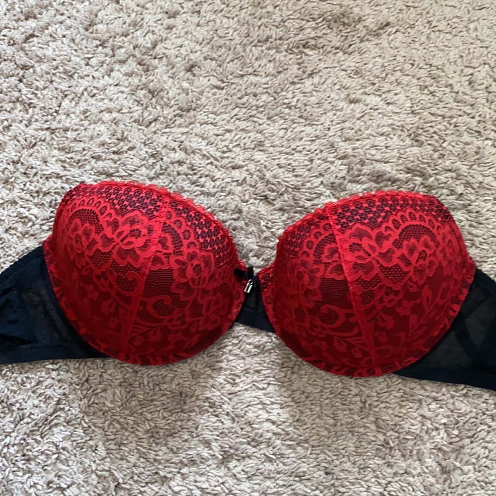 Gilligan & O’Malley red/black push up bra 38D